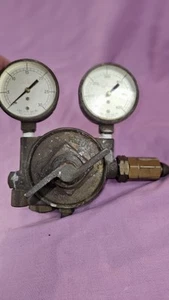 Vtg Reg-O-Lator Welding Regulator With 600 PSI Inlet Gauge, 30 PSI Outlet READ!! - Picture 1 of 8