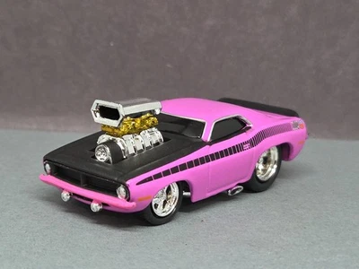 MUSCLE MACHINES 1/64 '70 PLYMOUTH AAR CUDA COLLECTIBLE LIMITED EDITION PINK 1/64 - Image 1 of 4