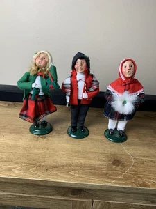 Byers Choice Carolers Weihnachten 10 Zoll Mann mit Zuckerstange Frau mit Puff & 1 mit Fäustlingen - Bild 1 von 15