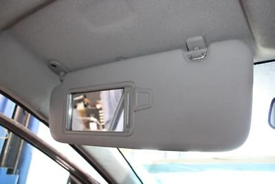 Para-sol esquerdo usado serve: 2019 Hyundai Elantra Sedan sem teto solar sem extensão G - Imagem 1 de 4