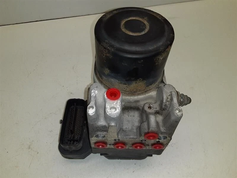 Conjunto de bomba de freno antibloqueo Toyota Avalon 2005-2007 sin control de tracción OEM Foto 1 de 1