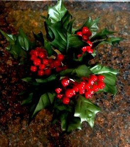 Artificial Silk Red Holly Berry Floral 3 Stems w Berries Heads 5” Christmas New - Picture 1 of 11