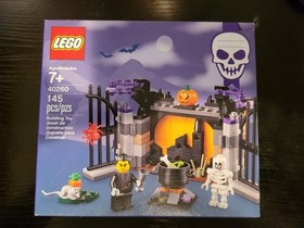 LEGO&reg; 40260 Halloween Haunt Halloween Theme Set New SEALED Rare Skeleton gate