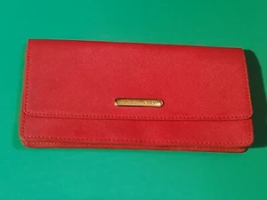 Autentico portafoglio libretto degli assegni rosso Michael Kors, buone condizioni! Spedizione gratuita! - Foto 1 di 13
