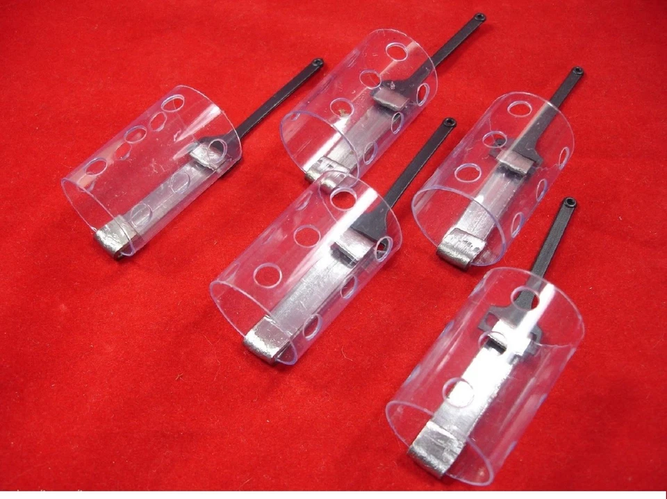 10 comederos de natación jaula de pesca transparente Dinsmores de plástico - comederos de natación para línea  Foto 1 de 1