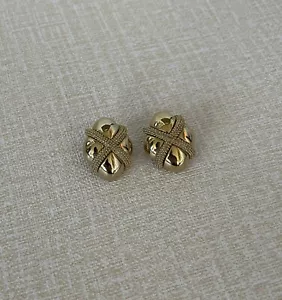 Vintage Erwin Pearl Gold Tone Diamond Rope Cross Over Dome Clip Earrings Signed - Picture 1 of 4