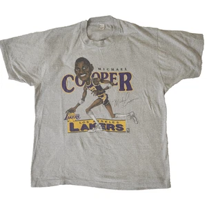 Camiseta de Colección Los Angeles LAKERS 1987 MICHAEL COOPER Caricatura Showtime Talla XL - Imagen 1 de 11