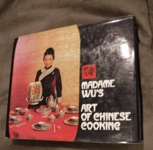 Madame Wu's Art of Chinese Cooking by Sylvia Wu and Hawthorn (1974, Hardcover) - Foto 1 di 10