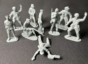 "Lote de 9 figuras de plástico de 2"" H de soldados alemanes de la Segunda Guerra Mundial varias posturas" - Imagen 1 de 7