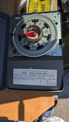 New Old Stock Intermatic # V-46402  7-Day Dial Time Switch 4-Pole Single Throw  - Image 1 of 4