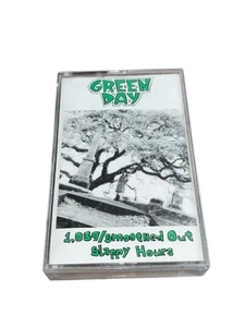 Vintage 90s 1991 Green Day 1,039/Smoothed Out Slappy Hours Cassette Tape - Picture 1 of 7