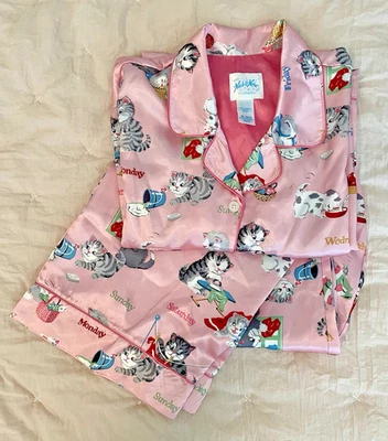Nick & Nora Conjunto Pijama Niña XL 14/16 Rosa Poli/Satén Gatitos Días de la Semana Foto 1 de 4