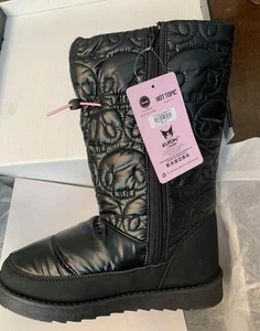 Sanrio Kuromi Totenkopf SCHWARZ gefütterte Cinch Stiefel W9 neu im Karton neu mit Karton Größe 9 - Bild 1 von 5