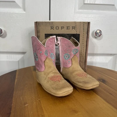 Botas de bebê Roper Cowbabies Daisy Mae couro marrom rosa bordado floral tamanho 3  - Imagem 1 de 4