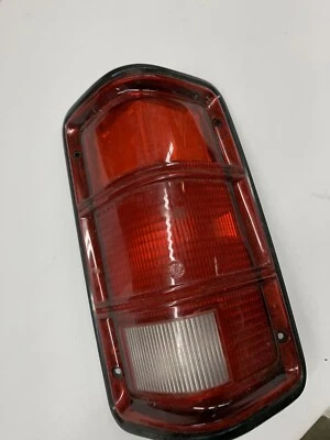 Luz trasera derecha para conductor compatible con 79-86 D-50 76236 Ram D150 Foto 1 de 4
