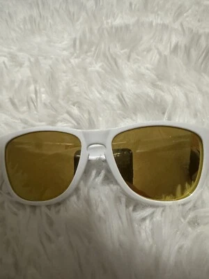 Supreme x Oakley Frogskin Sunglasses White Frame / Gold Polarized Lenses - Image 1 of 4