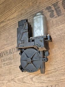 RENAULT LAGUNA MK2, 2001-07 FRONT RIGHT SIDE DOOR WINDOW REGULATOR LIFTER MOTOR, - Picture 1 of 2
