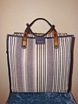 Bolso de Mano LOUISE ET CIE Talis ~Sombrilla ~ ¡¡NUEVO CON ETIQUETAS!!!Precio de venta sugerido por el fabricante $198 Foto 1 de 4