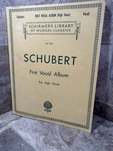 82 FRANZ SCHUBERT SONGS PIANO ACCOM,FIRST VOCAL ALBUM(High Voice) PIANO SHEET - Picture 1 of 14