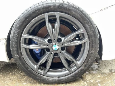 BMW M240i 2017-2021 trasero derecho 18x7,5 rueda de 5 radios dobles gris oscuro erupción pesada  Foto 1 de 4