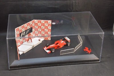 LA MINI MINIERA 1/43 DIORAMA PREMIAZIONE MICHAEL SCHUMACHER GP SUZUKA 2000 - Immagine 1 di 4