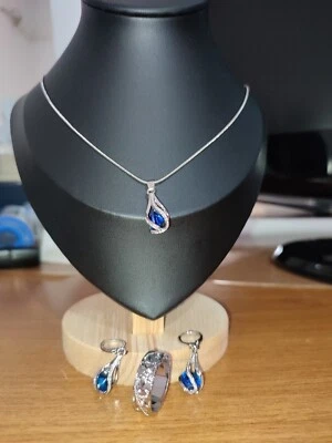Set di 4 pezzi alta bigiotteria anello placcato argento 925 (9), collana e... - Immagine 1 di 4