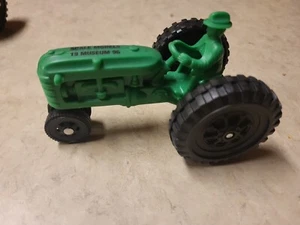 1996 National Farm Toy Show Dyersville Iowa Green tractor Scale Models - Picture 1 of 4