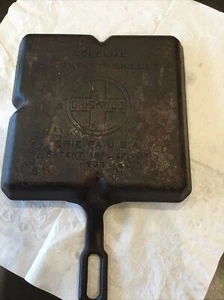 Griswold Cast Iron Colonial Divided Breakfast Skillet Erie 666 C Lays Flat - Picture 1 of 12