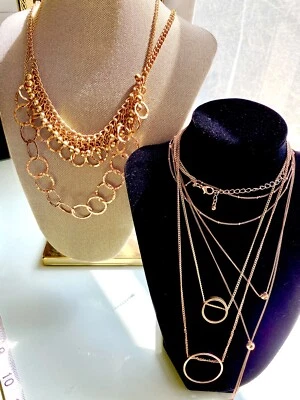 lote de 4 collares tono oro rosa y tono dorado Foto 1 de 4