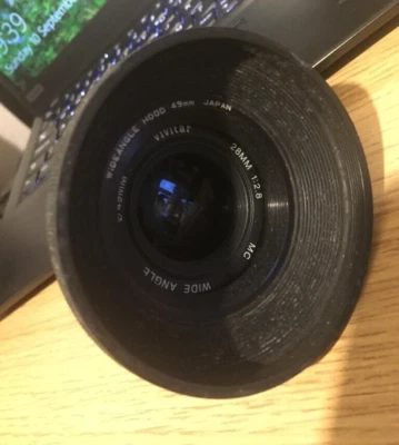 Vivitar 28 mm wide angle 49 mm diameter with hood - Image 1 of 4
