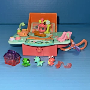 Littlest Pet Shop Teeniest Tiniest Granchio Rana Iguana Rettili Mini Pop Up Playset - Foto 1 di 10