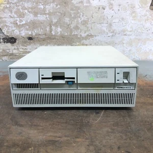 Vintage IBM Personal System / 2 PS / 2 Model 50Z Computer Powers On - Bild 1 von 21