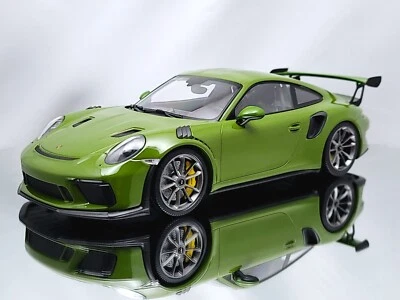 Minichamps Porsche 911 (991.2) GT3 RS 2019 Green Diecast Model Car 1:18 - Image 1 of 4