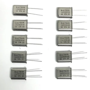 (PKG of 10) 14.31818 MHz Crystal, 18pF, HC-49/U, RALTRON A-14.31818-18 - Picture 1 of 2