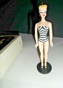 Barbie Hallmark Ornament Debut Barbie (1959) First in Series Collectable 1994 - Picture 1 of 4