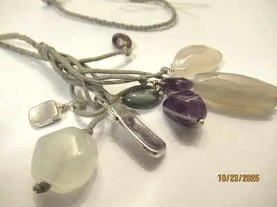 Collar largo de cuarzo boho con cordón de piedras preciosas Foto 1 de 3