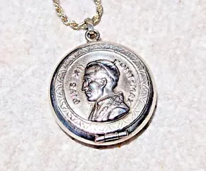 Vintage Locket with Pope Pius XII likeness containing Rosary - silver - Picture 1 of 7