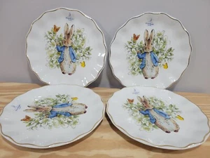 ZRIKE Peter Rabbit Classic 10" Scalloped Gold Trim Dinner Plates - Set of 4 - Picture 1 of 7