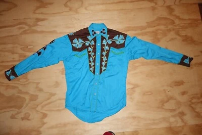 Camisa Vaquera Western Bordada Talla Mediana Montaje Roca Foto 1 de 4