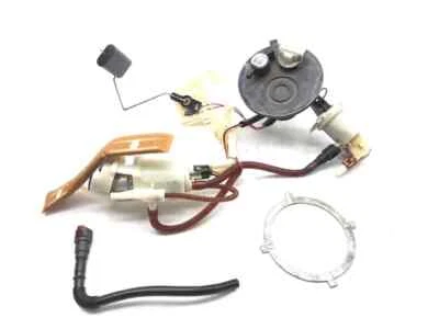 Harley-Davidson Road King Classic 2010 bomba de tanque de combustible de gasolina FLHRC 3200 Foto 1 de 4