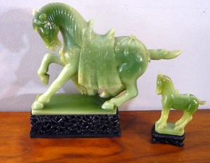 2 Vintage 60s Gino Ruggeri Faux Green Jade Chinese War Horse Figurine WONY Italy - Picture 1 of 8