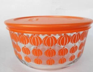 ❤️ New 2014 PYREX 4 Cup ORANGE PUMPKIN ROWS 1-Qt Storage BOWL Spooky Halloween - Picture 1 of 3