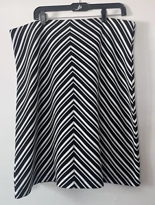 Women's XL Classic Black White Chevron Swing Pull-On Skirt - Picture 1 of 2