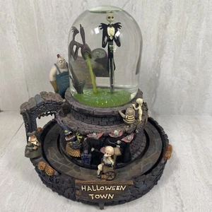 Globo da neve musicale vintage 1993 Nightmare Before Christmas Halloween Town - lampadina fuori - Foto 1 di 10