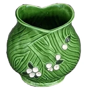 Green floral blossom fluted top swirl design Enesco vase, 5 1/8" tall, 5" w. - Picture 1 of 6