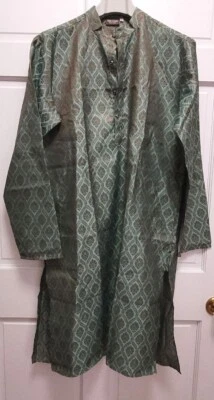 Maple Clothing Men's Kurta Top & Pants Set - Green Top, White Pants - Sz 40 - Image 1 of 3