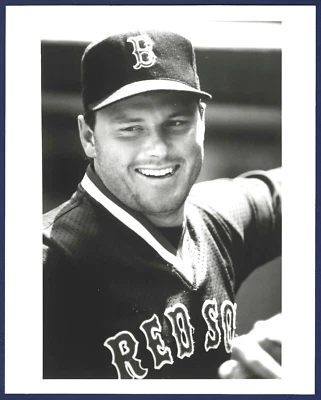 Roger Clemens Boston Red Sox Major League Baseball Player 8 x 10 Photo - Image 1 of 2
