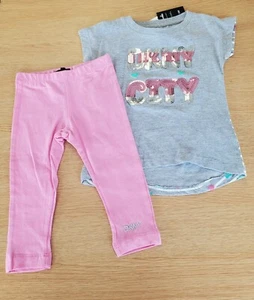 DKNY Baby Mädchen Outfit Mode Oberteil und Hose Set Größe 18 M Beutel Rosa Farbe - Bild 1 von 6