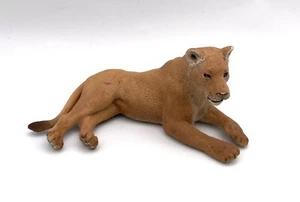 Schleich LYING LIONESS Female Lion African Animal Figure 2007 Retired 14375 - Picture 1 of 3