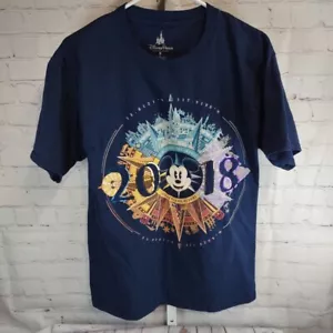 Disney Parks 2018 Camicia Media Unisex Scopri La Magia Disneyland Resort - Foto 1 di 9